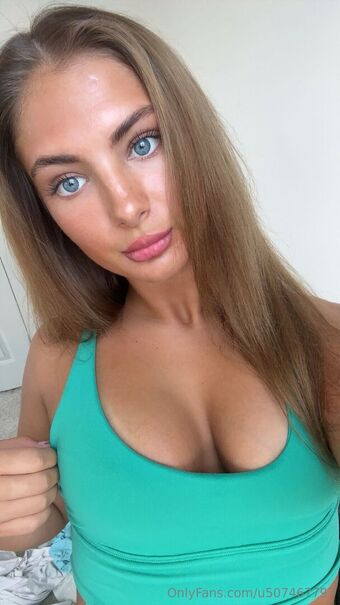 Averybennett Голе фотографије OnlyFans 16