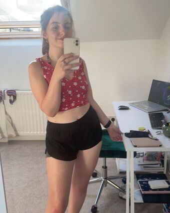 Averytinyleaf Голе фотографије OnlyFans 15