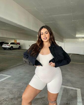 ayeshax Голе фотографије OnlyFans 18