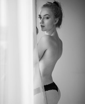 B Smith Голе фотографије OnlyFans 5