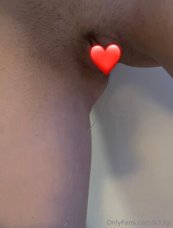b33gi Голе фотографије OnlyFans 12