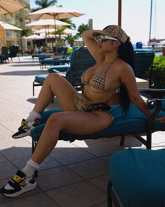 Ballyy Голе фотографије OnlyFans 45