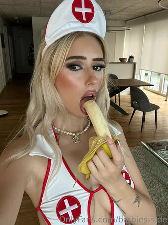 barbies-side Голе фотографије OnlyFans 12