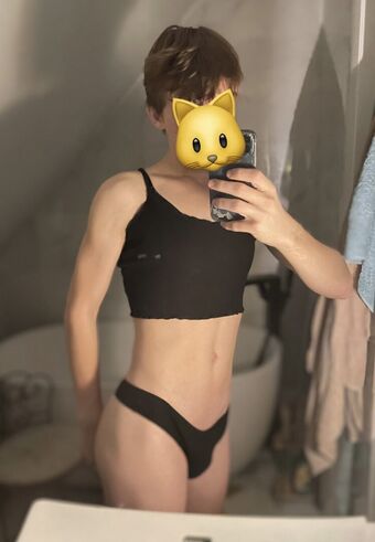 Basedfemboy Голе фотографије OnlyFans 9