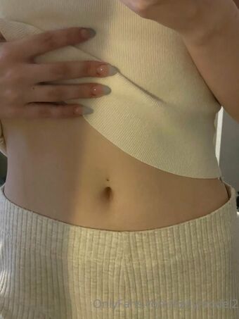 bellymodel2 Голе фотографије OnlyFans 13