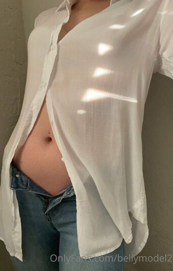 bellymodel2 Голе фотографије OnlyFans 21