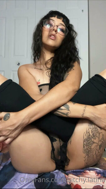 bitchy.latina