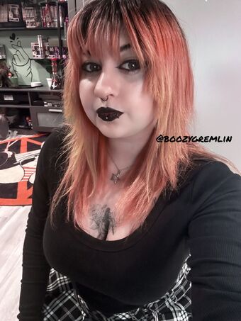 BoozyGremlinx Голе фотографије OnlyFans 37