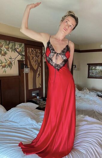 Brielarson Голе фотографије OnlyFans 19