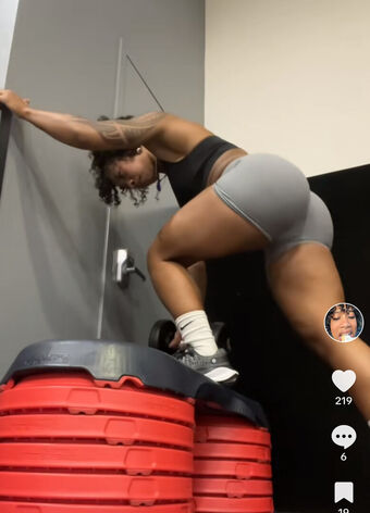 Buffvaya Голе фотографије OnlyFans 3