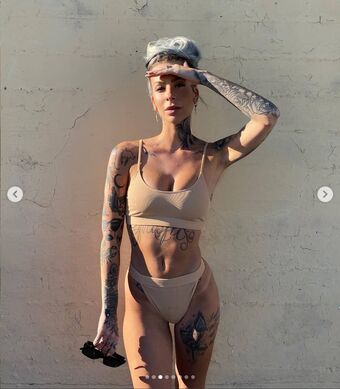 Caity Babs Голе фотографије OnlyFans 18