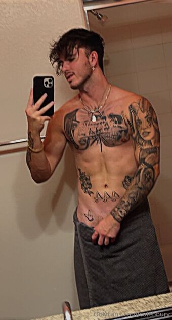 calebbury Голе фотографије OnlyFans 4