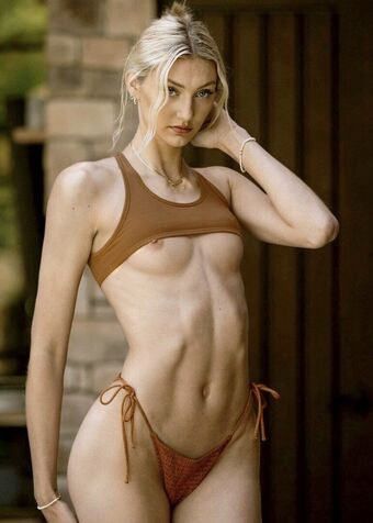 Cameron Brink Fake Голе фотографије OnlyFans 8