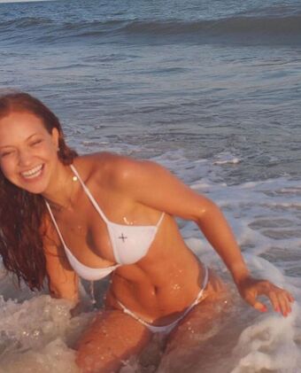Caroline Голе фотографије OnlyFans 20