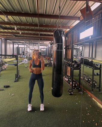 Cavinder Twins Голе фотографије OnlyFans 53