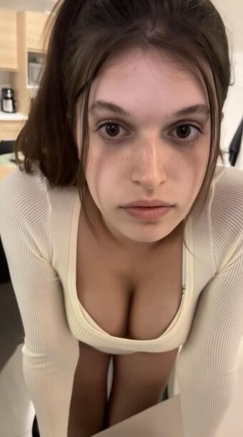 CCashley Голе фотографије OnlyFans 9