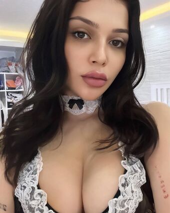 CER Голе фотографије OnlyFans 1