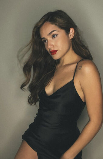 Chachi Gonzales Голе фотографије OnlyFans 34