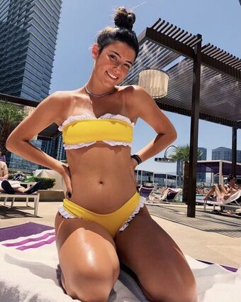 Charli D Голе фотографије OnlyFans 15