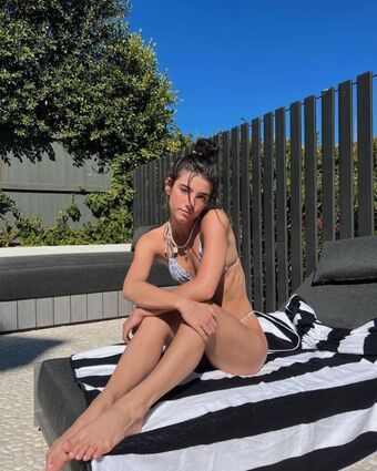 Charli D Голе фотографије OnlyFans 16