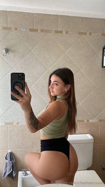 Charline Голе фотографије OnlyFans 1
