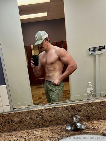 chefcyrus Голе фотографије OnlyFans 9