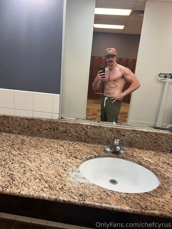 chefcyrus Голе фотографије OnlyFans 15