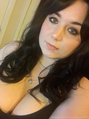 Cherry Cola Голе фотографије OnlyFans 39