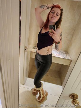 cherrybomb1997 Голе фотографије OnlyFans 18