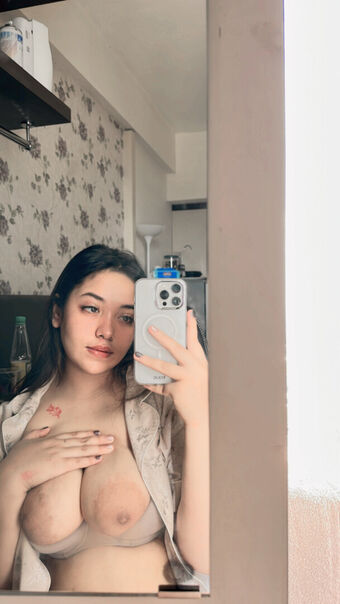 ChizzCakeee Голе фотографије OnlyFans 5