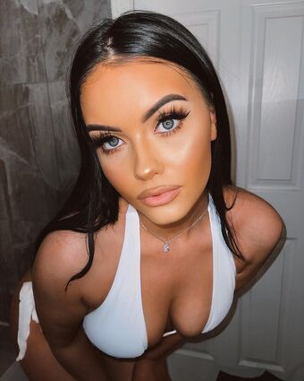 Chloe Bain