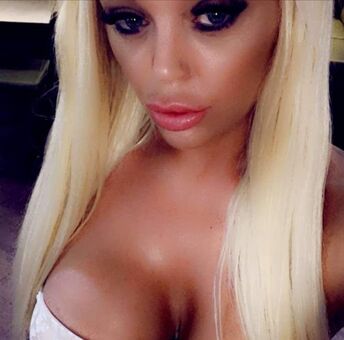 Chloe Drowley Голе фотографије OnlyFans 2