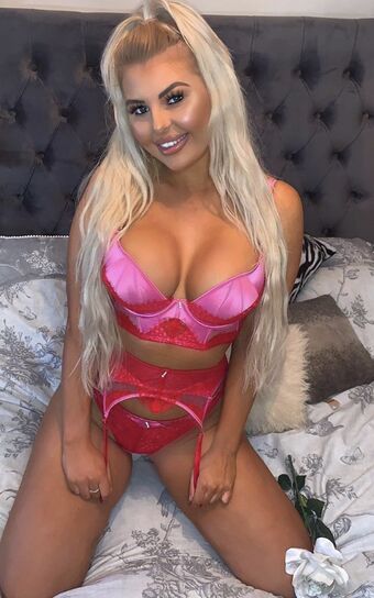 Chloe Gabrielle Chaloner Голе фотографије OnlyFans 3