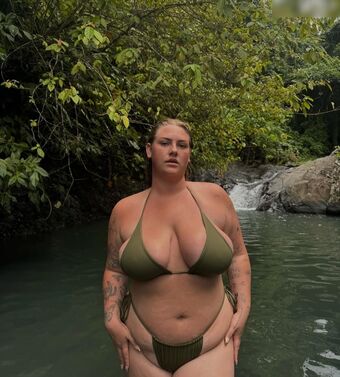 Chynna Clair Голе фотографије OnlyFans 3