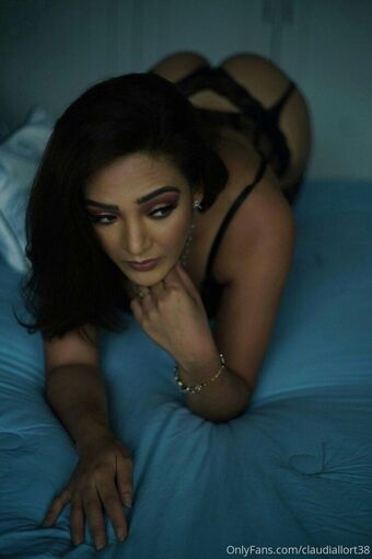 Claudia Llort Голе фотографије OnlyFans 4