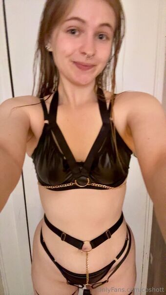 coshott Голе фотографије OnlyFans 14
