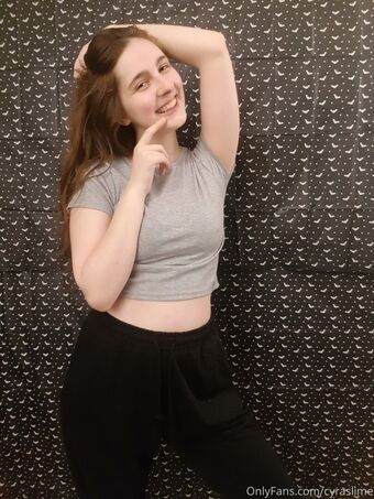 cyraslime Голе фотографије OnlyFans 14
