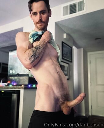 danbenson Голе фотографије OnlyFans 42