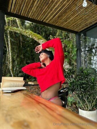 Daniela Gaviria Голе фотографије OnlyFans 9