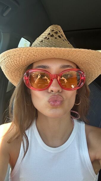 Daniela Melchior Голе фотографије OnlyFans 381