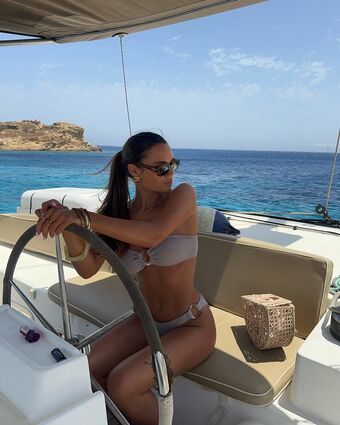 Danielle Metz Голе фотографије OnlyFans 10