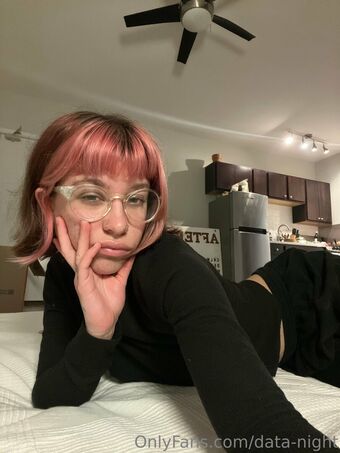 data-night Голе фотографије OnlyFans 16