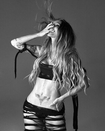 Deborah De Luca Голе фотографије OnlyFans 58