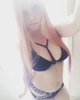 Dee Mented Голе фотографије OnlyFans 7