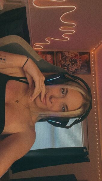 DefNotDes Голе фотографије OnlyFans 13