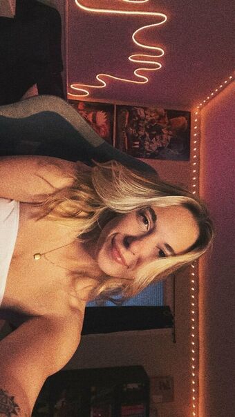 DefNotDes Голе фотографије OnlyFans 14