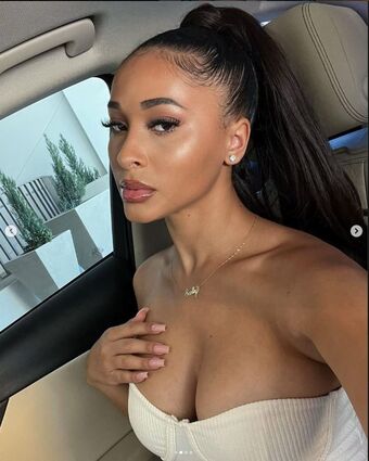 Delaney Голе фотографије OnlyFans 3