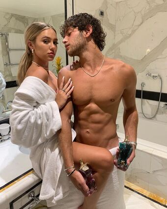 Delilah Belle Голе фотографије OnlyFans 20