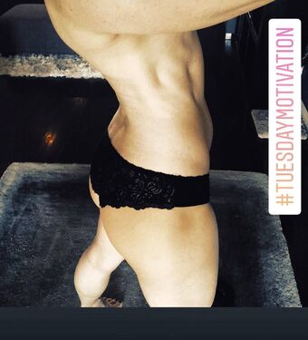 Dina Meyer Голе фотографије OnlyFans 16