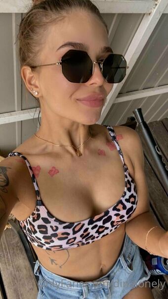 dinalonely Голе фотографије OnlyFans 5